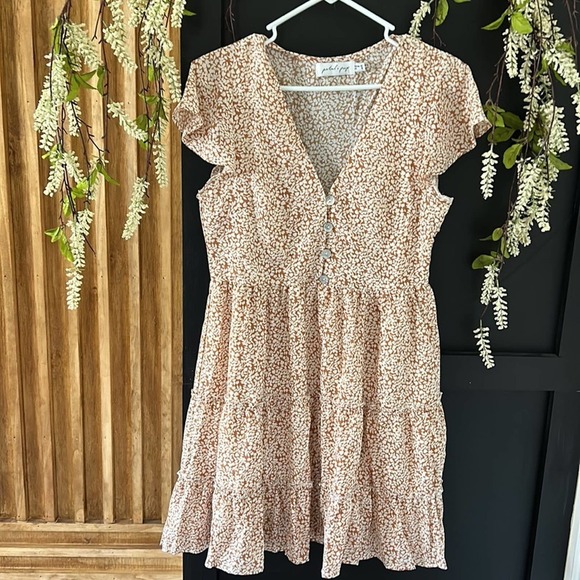 Petal And Pup Dancer Dress in Tan. Size 8 - Picture 4 of 12